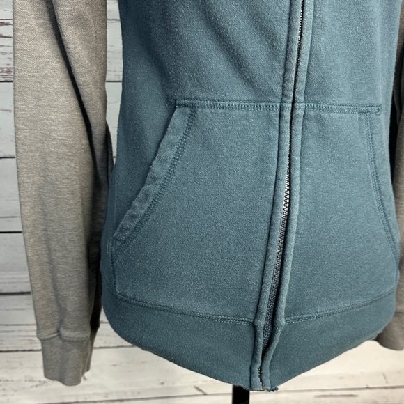The North Face Women's Teal and Gray Zip-Up Hoodie - Picture 4 of 8